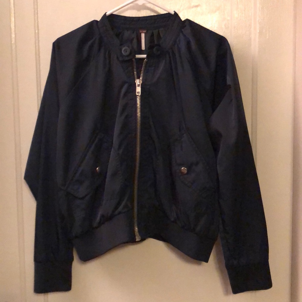 FREE PEOPLE NAVY WINDBREAKER